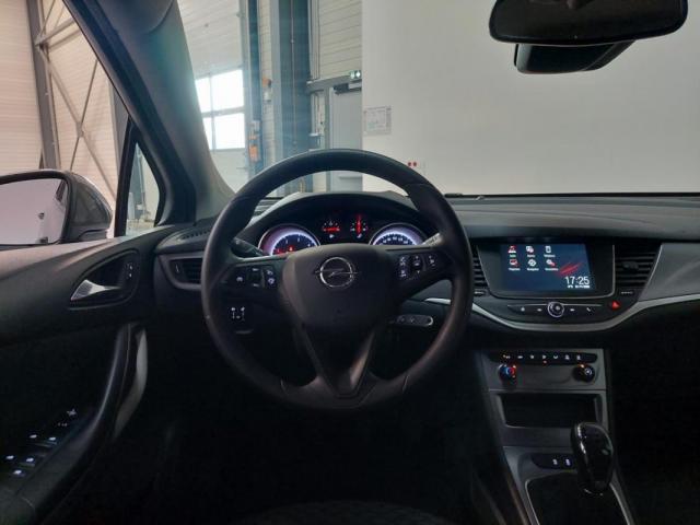 Opel Astra Sports Tourer image 5