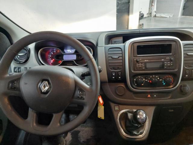 Renault Trafic image 2