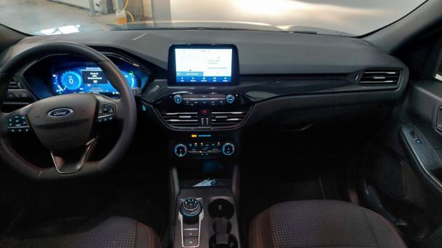 Ford Kuga image 6