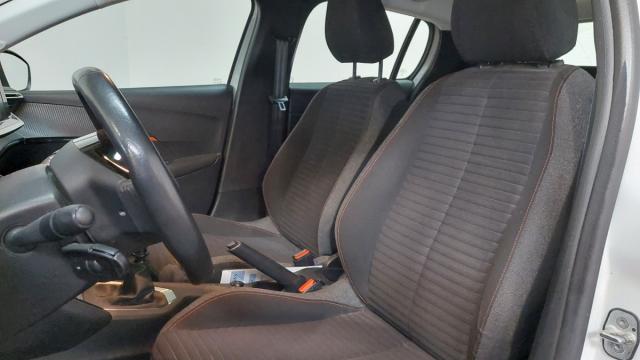 Peugeot 208 image 2