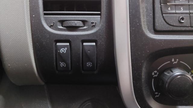 Renault Trafic image 3