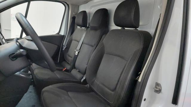 Renault Trafic image 2