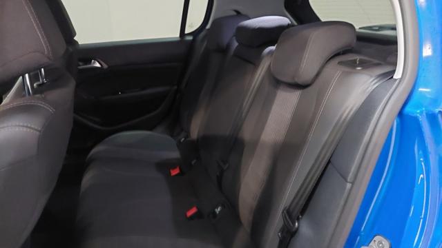Peugeot 308 image 9