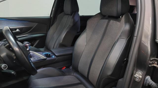 Peugeot 5008 image 3