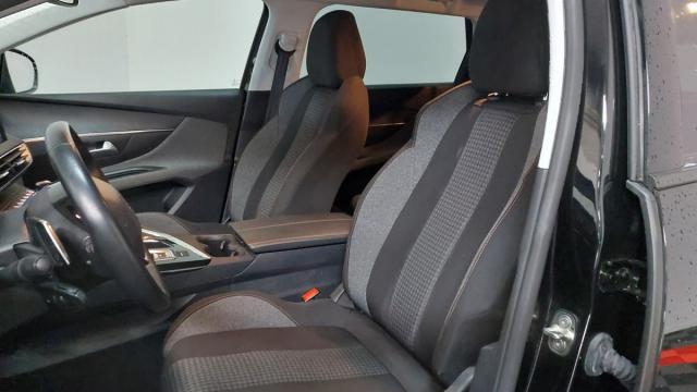 Peugeot 5008 image 1