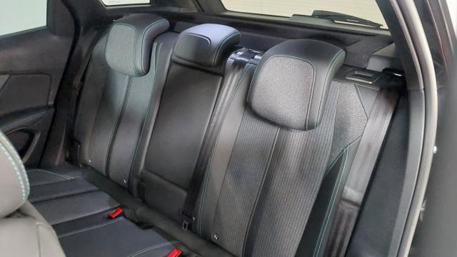 Peugeot 3008 image 2