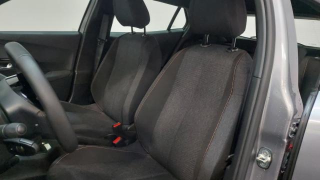 Peugeot 2008 image 6