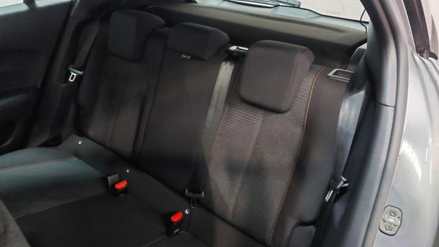 Peugeot 2008 image 9