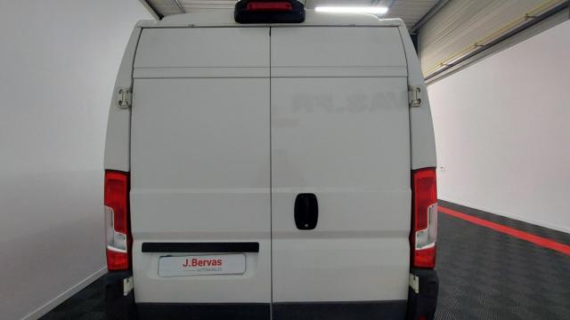 Peugeot Boxer image 1