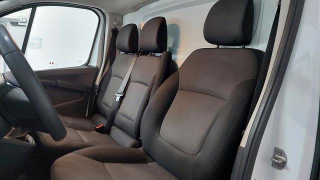 Renault Trafic image 1