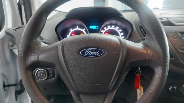 Ford Transit Courier image 2