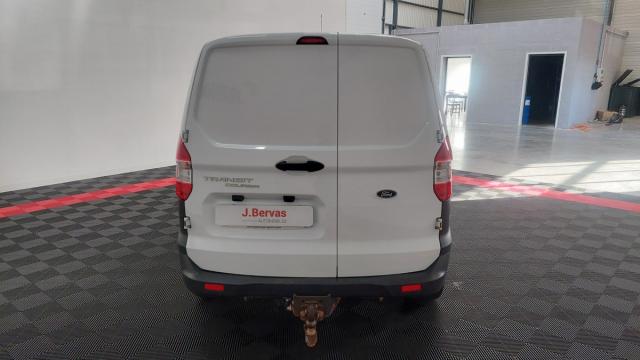 Ford Transit Courier image 9