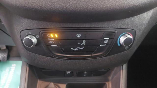 Ford Transit Courier image 5