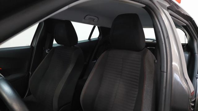 Peugeot 2008 image 7