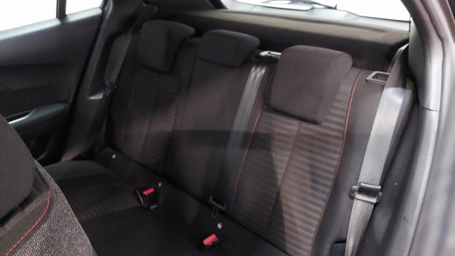 Peugeot 2008 image 2