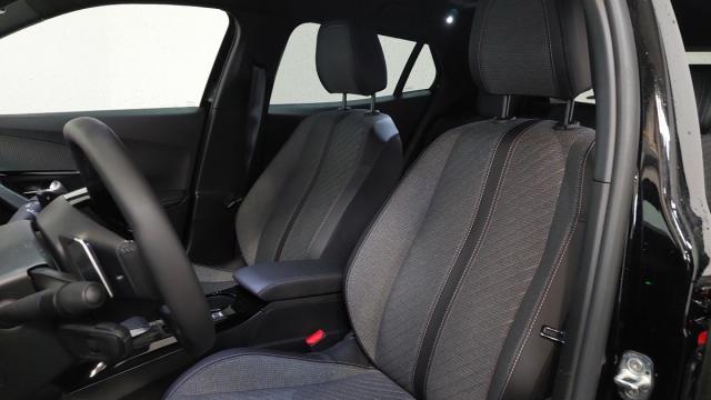 Peugeot 2008 image 3