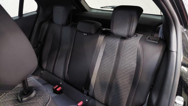 Peugeot 2008 image 8