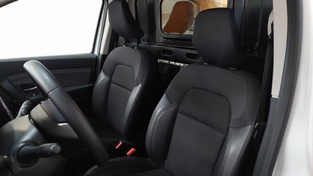 Renault Express image 2