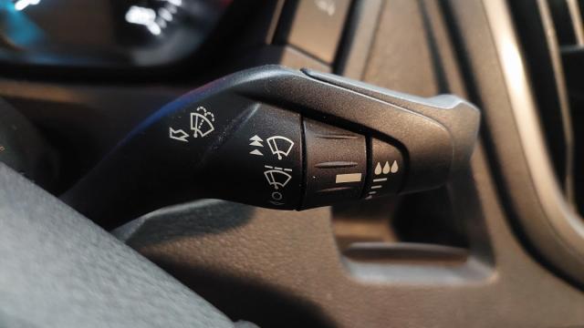 Ford Transit image 3