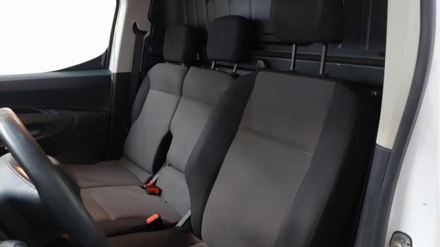 Peugeot Partner image 1