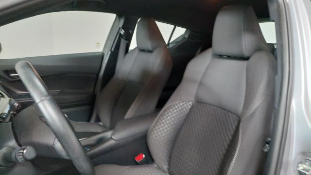 Toyota C-Hr image 9