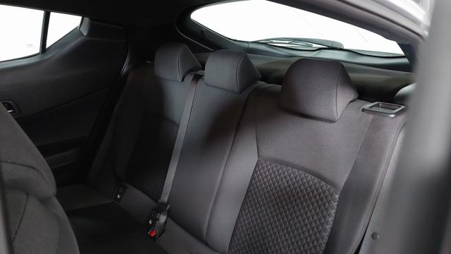 Toyota C-Hr image 2