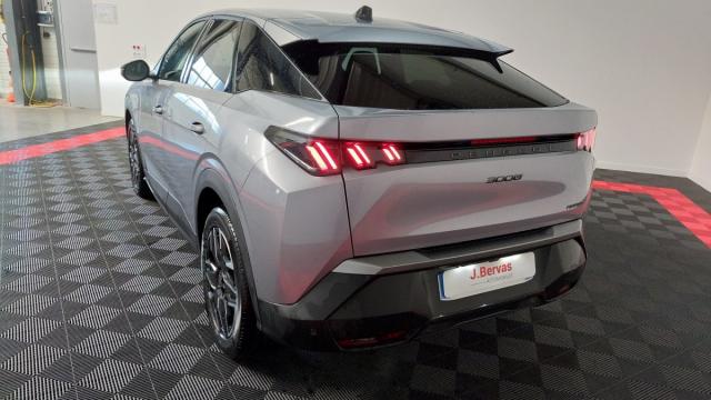 Peugeot 3008 image 2