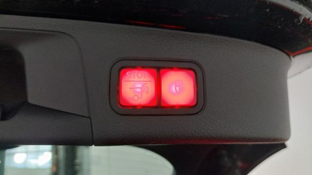 Mercedes Benz Gla image 1