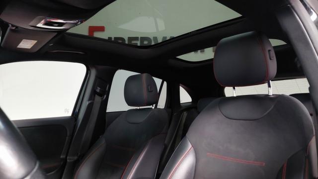 Mercedes Benz Gla image 3