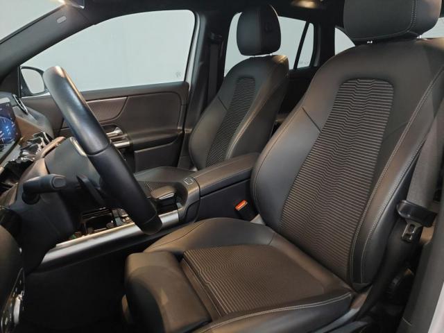 Mercedes Benz Gla image 1