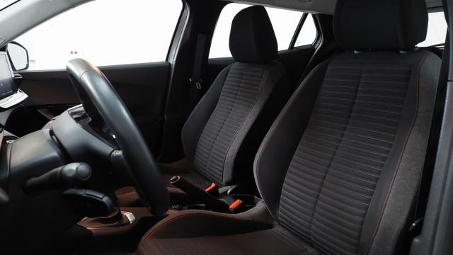 Peugeot 2008 image 8