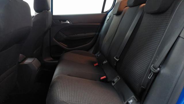 Peugeot 308 image 2