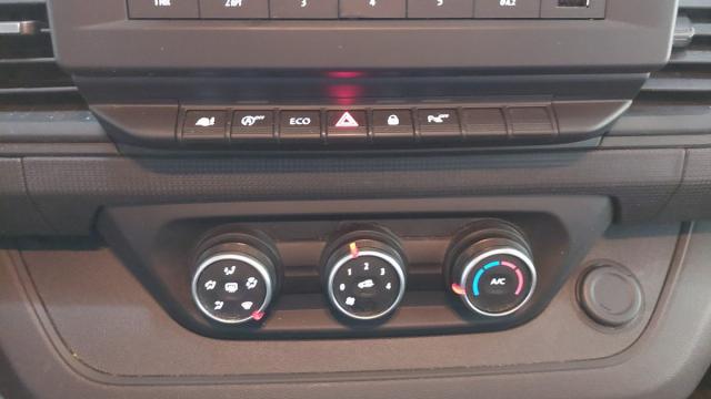 Renault Trafic image 7