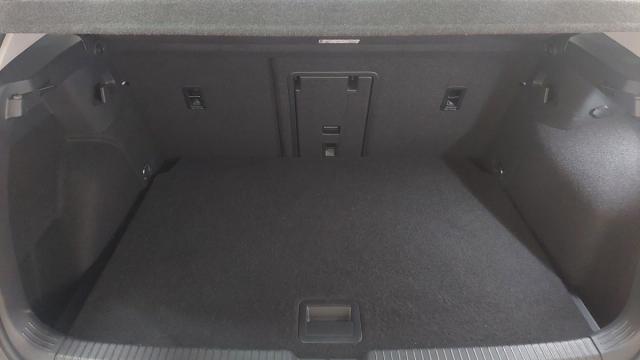 Volkswagen Golf image 2