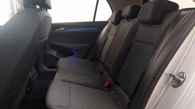 Volkswagen Golf image 1