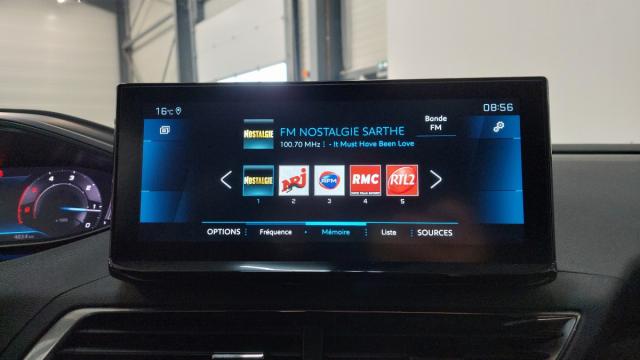 Peugeot 3008 image 2