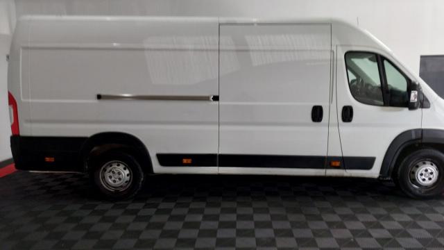 Peugeot Boxer image 2