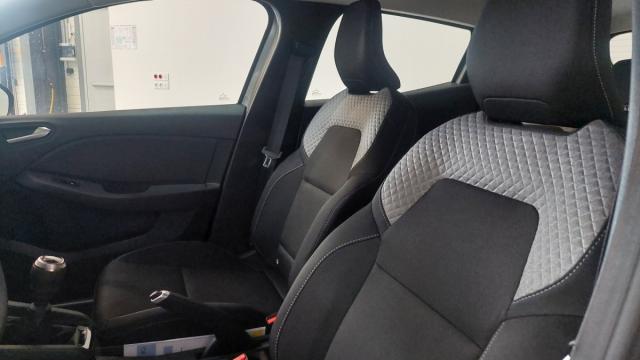 Renault Clio image 6