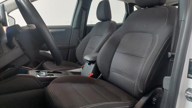 Ford Kuga image 1