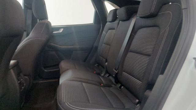 Ford Kuga image 6