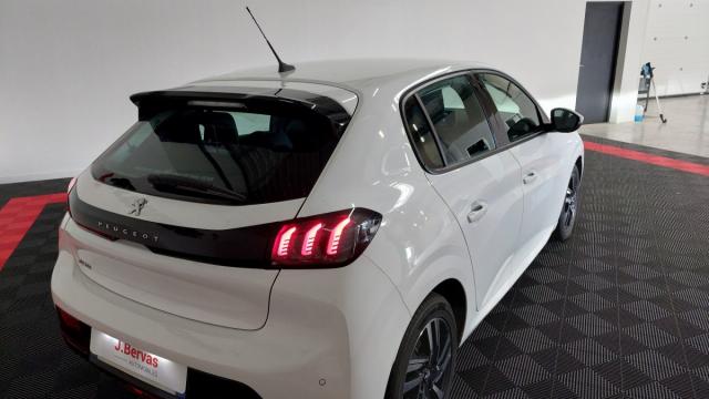 Peugeot 208 image 2
