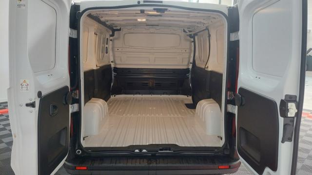 Renault Trafic image 2