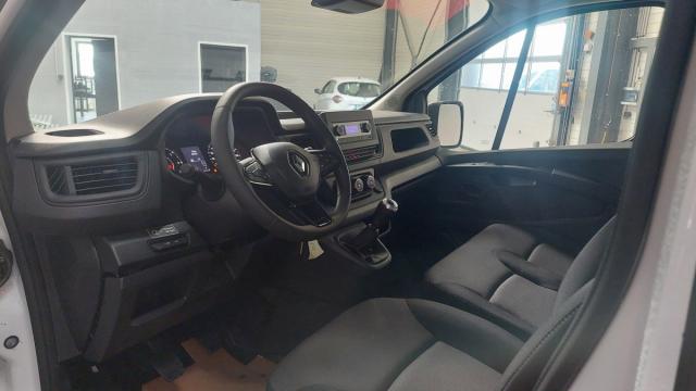 Renault Trafic image 9