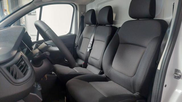 Renault Trafic image 4