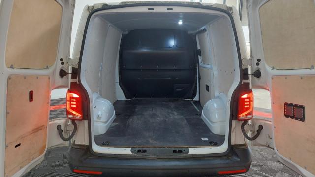 Volkswagen Transporter image 2