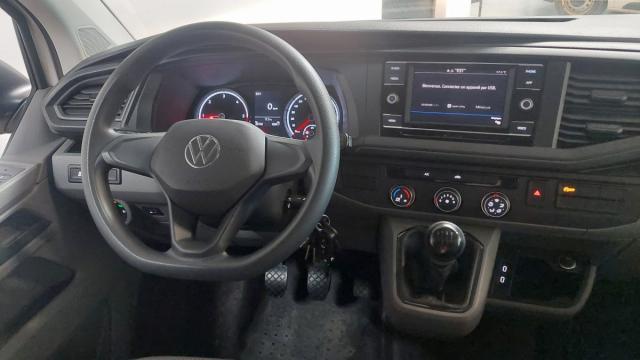 Volkswagen Transporter image 6