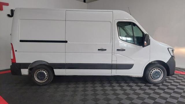 Renault Master image 2