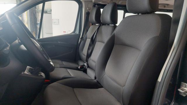 Renault Trafic image 2