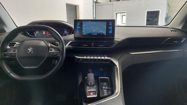 Peugeot 3008 image 1