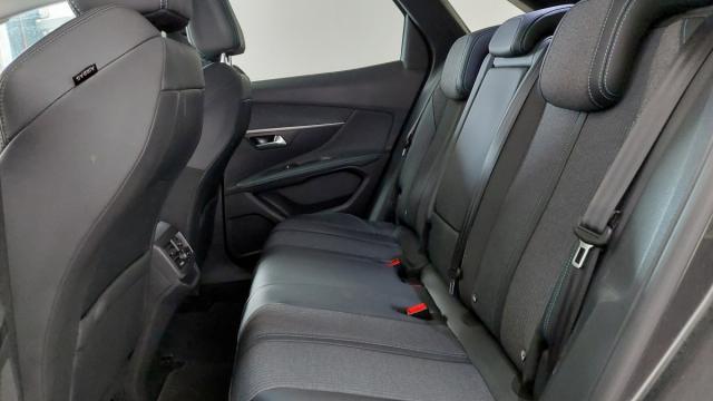 Peugeot 3008 image 3